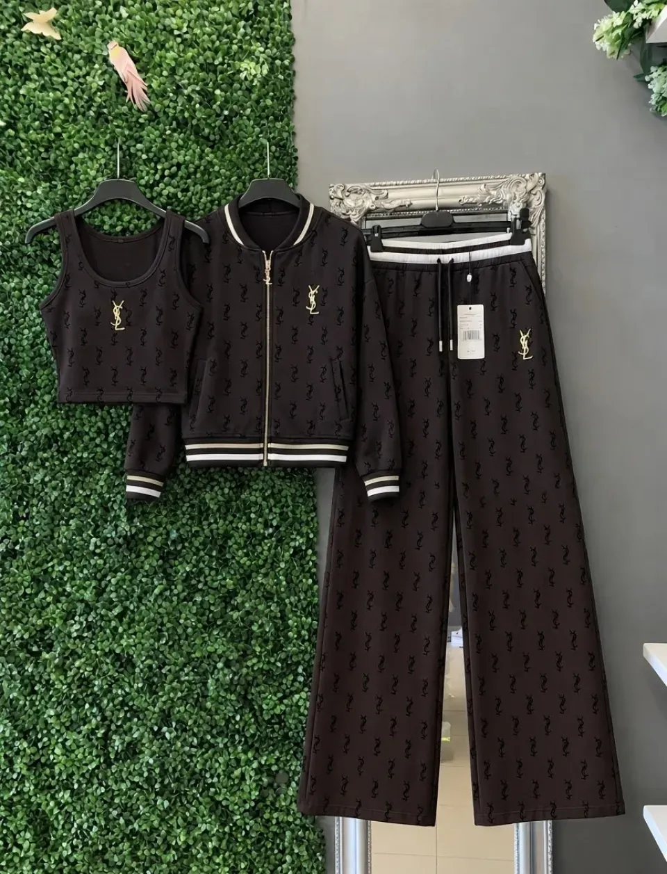 дамски екип от три кроп, суичър и долнище с широк крачол yves saint laurent