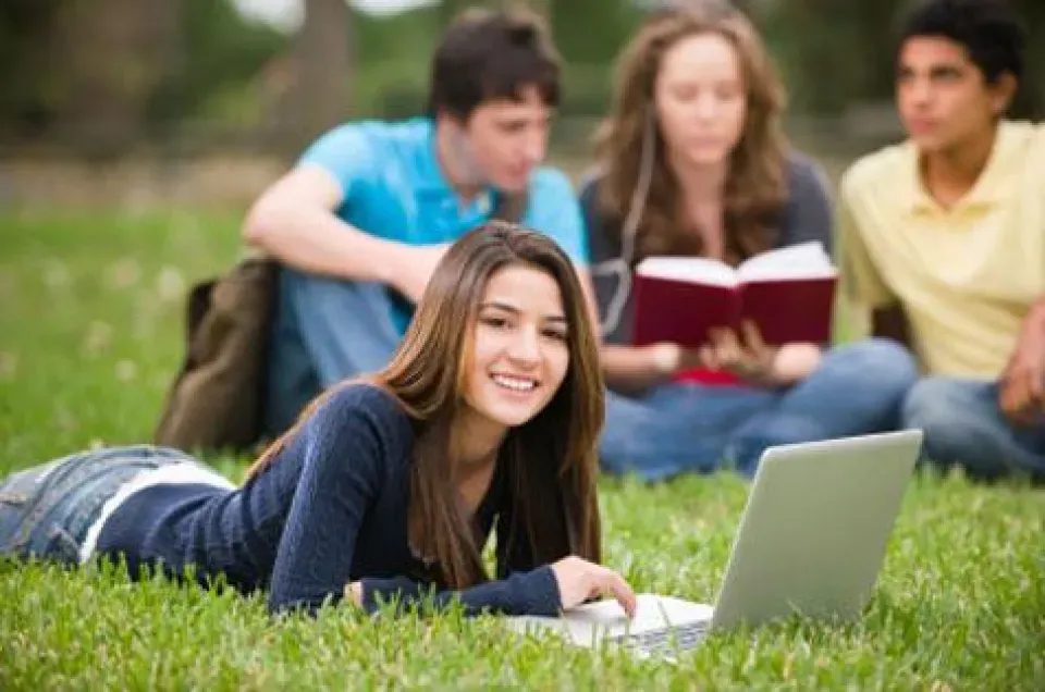 University projects, papers, and course works – no AI for 100 % success on exams